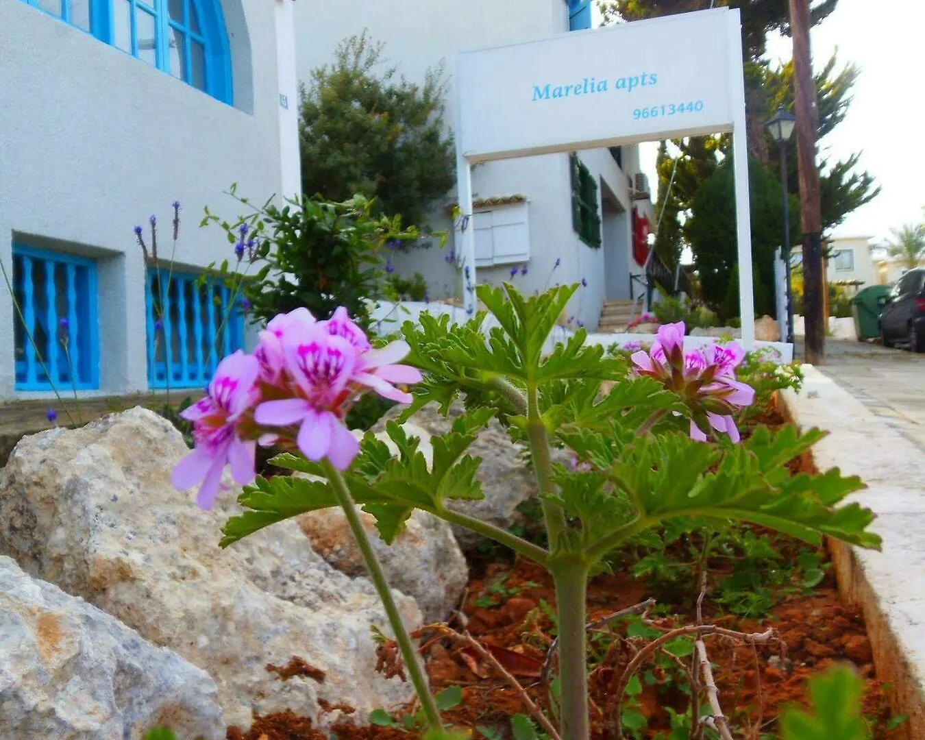Aparthotel Light & Blue Ayios Elias Private Bungalows